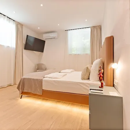 Konukevi Luxury Splite Moj 4*